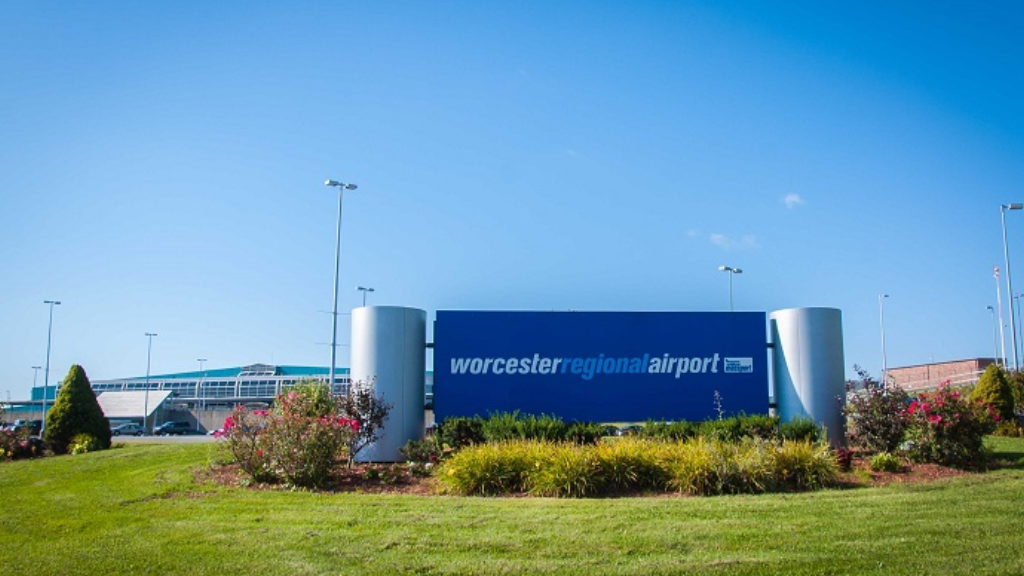 Worcester limo service to Logan Airport with luxury black car and professional chauffeur