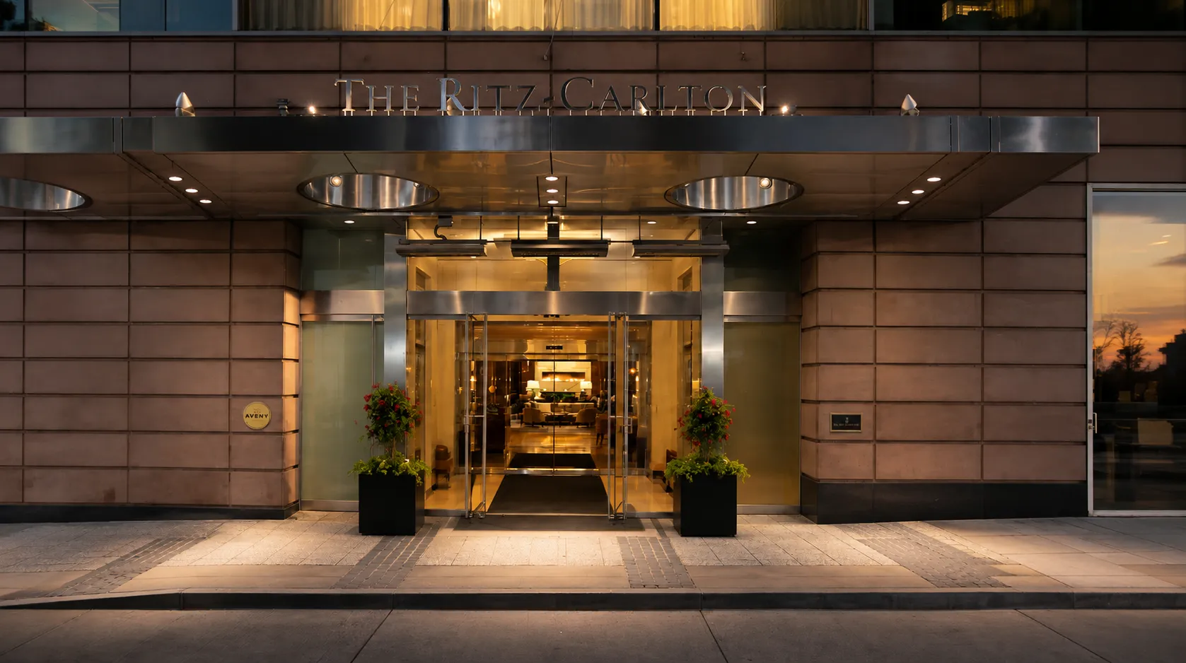 Shuttle Service To The Ritz Carlton Boston